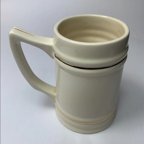 Red Boston Mug - Picture 3 of 4